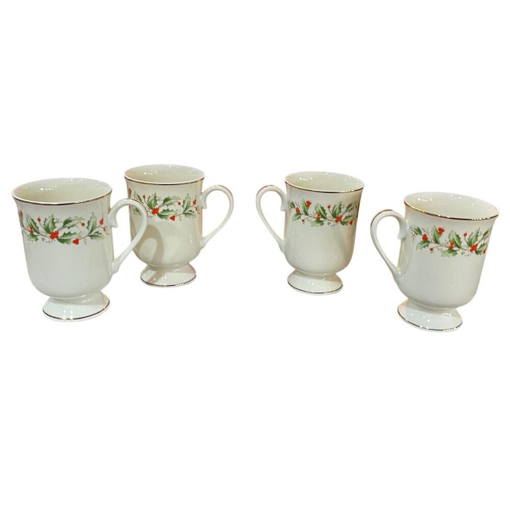 R.H. Macy & Co Pedestal Mug Set of 4 (original box) Holiday Holly Berry #6238